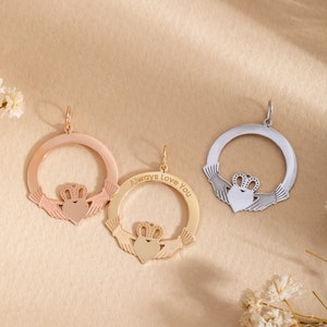 Colar com pingente de Claddagh com nome personalizado e data gravada em ouro maciço 14K 18K, colar Claddagh celta irlandês vintage personalizado