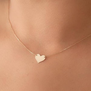Custom Heart Necklace 14K Solid Gold, Engrave Names, Date, Coordinates on Gold Heart Necklace. 11mm, 13mm or 15mm Engraveable Heart Necklace
