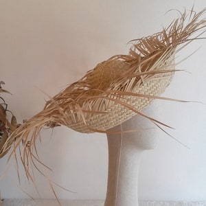 Natural straw summer hat with frayed edges, straw summer hat, straw hat, t. unique. image 5