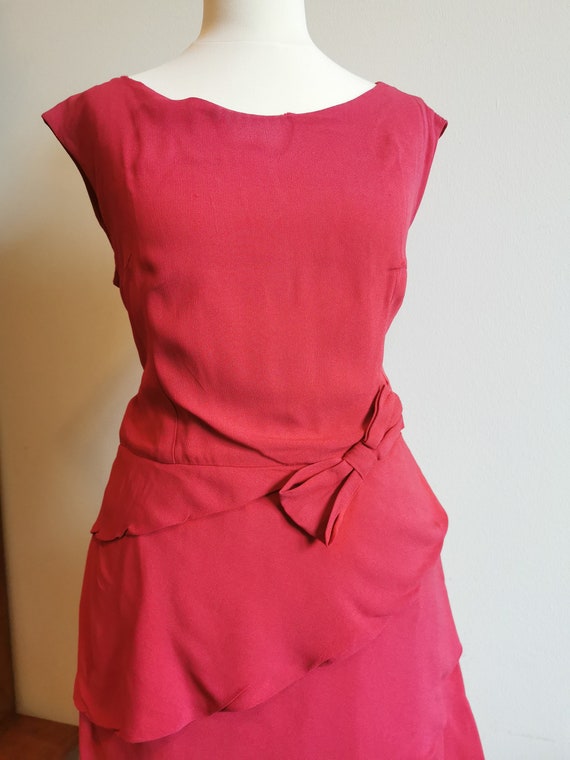 1950’s hot fuchsia pink rayon silk dress tiered s… - image 3
