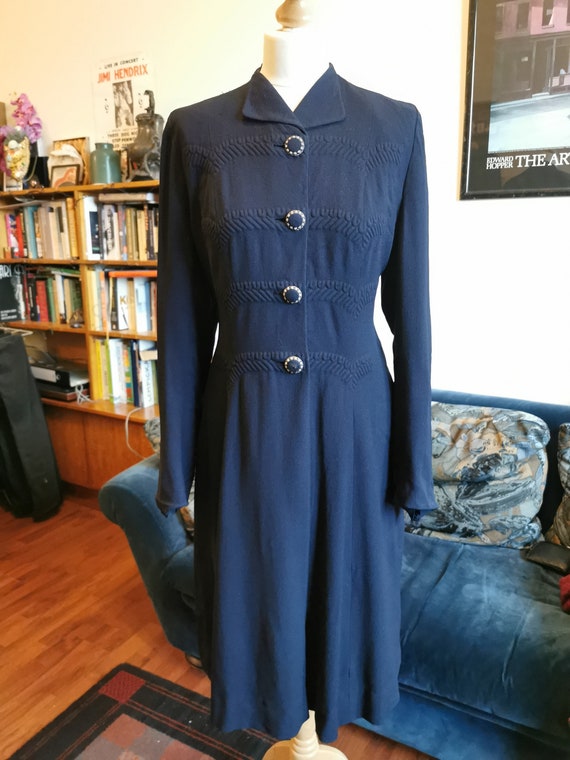 Early 1940’s navy wool crepe coat w trapunto Size