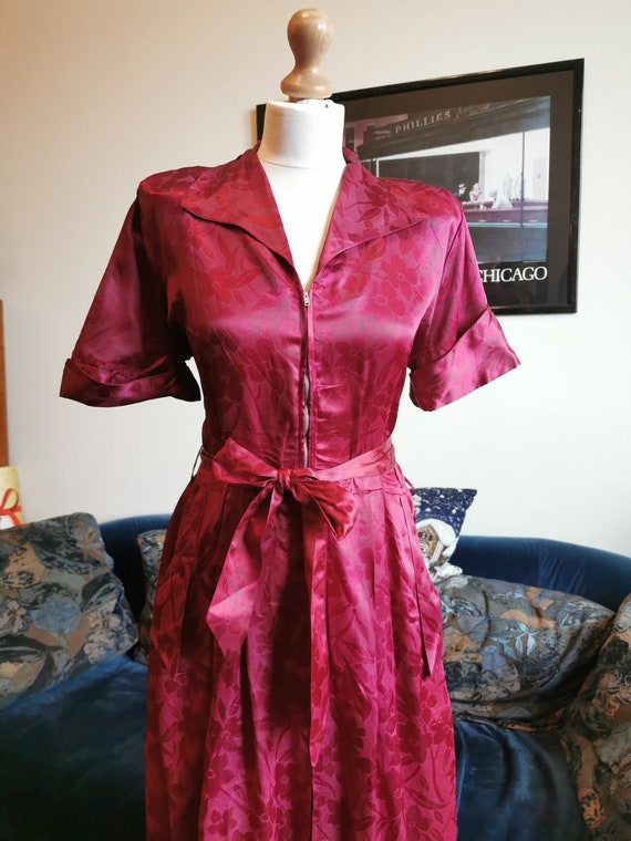 1940’s deep red burgundy satin dressing gown robe… - image 2