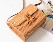 ins Style Women Rattan Bowknot Bag Vintage Crossbody Basket Arts and Crafts Handmade Bucket Bag Woven Bag with PU Leather Shoulder Strap
