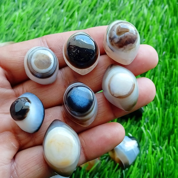 Natural Agate Eyes, Shiva third eye, Banded Agate Eye Cabochon, Black Agate Eye Beads, Natural Banded Bulls Eye, Healing Stone for Jewelry