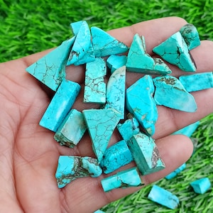 Raw Blue Howlite Crystal, Blue Howlite Rough, Howlite Turquoise Raw, Howlite Rough Shards, Howlite Points for Pendants DIY Jewelry Supply