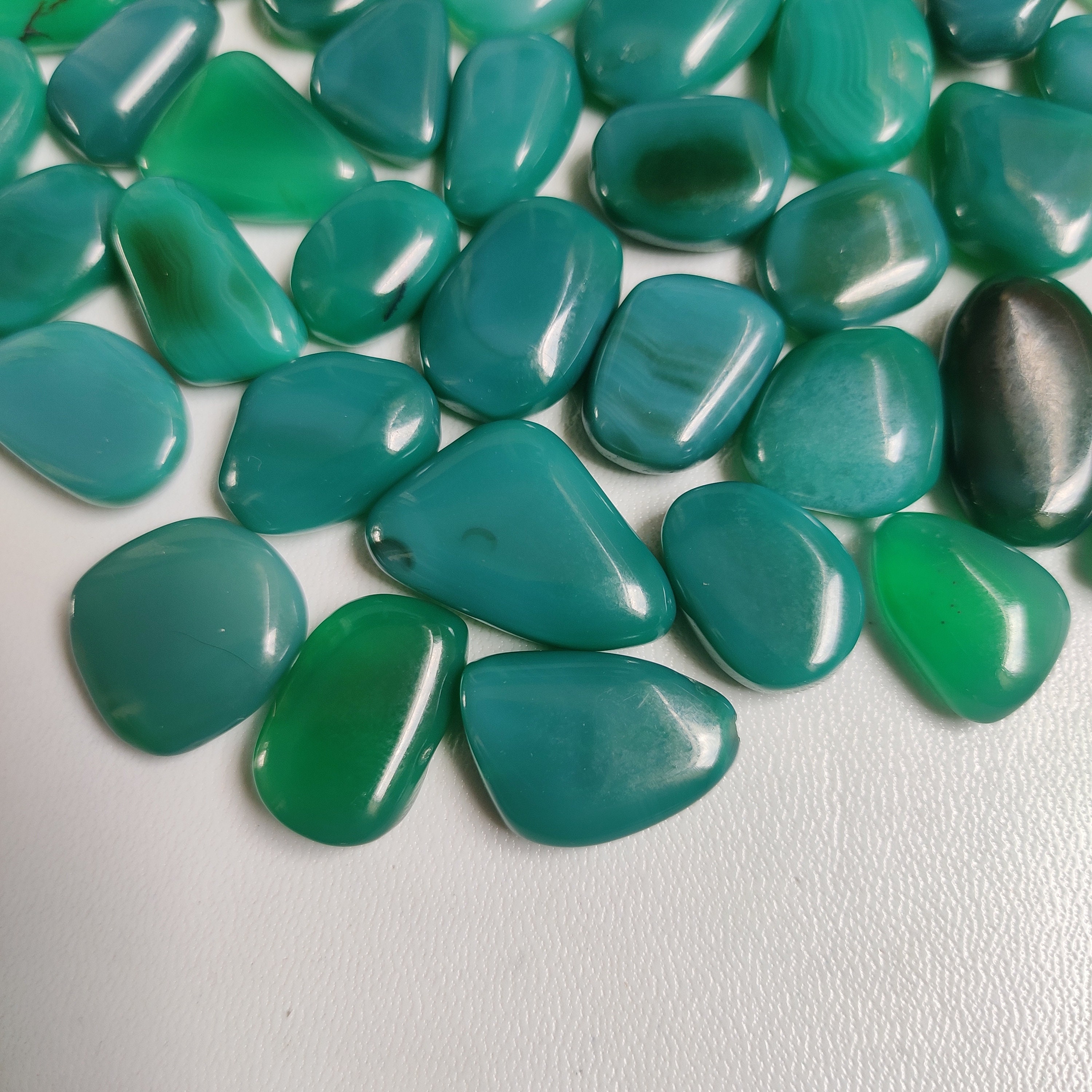 Green Onyx Tumble Stone Onyx Crystal Green Onyx Loose Etsy