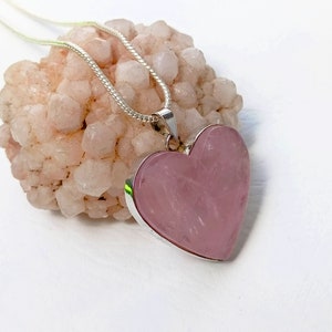 Rosenquarz-Herz-Halskette, Rosenquarz-Herz-Anhänger, Sterlingsilber-Halskette, Anhänger-Halskette, Chakra-Halskette für Frauen, Geschenke für sie