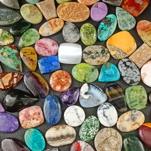 Lote misto de pedras preciosas, pedras cabochão, cabochão a granel, lote misto por grosso, lote de pedras preciosas sortidas a granel