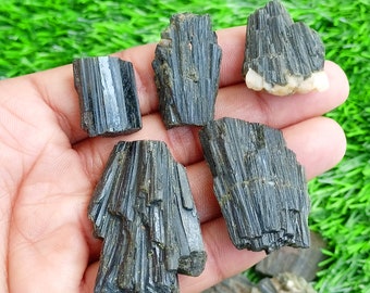 Fragmentos de cristal de turmalina negra en bruto, trozo de turmalina, piedra de turmalina negra, gema de turmalina en bruto, piedra de turmalina para meditación ritual