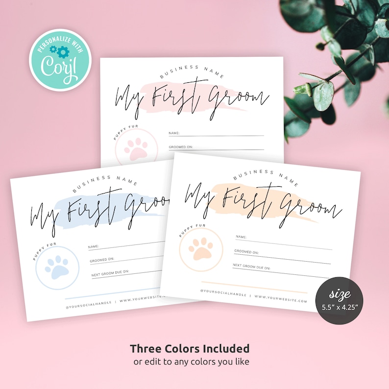 Pode incluir: Tr&ecirc;s cart&otilde;es imprim&iacute;veis com um design de pegada de pata e o texto "My First Groom" em escrita cursiva preta. Os cart&otilde;es s&atilde;o nas cores rosa, azul e p&ecirc;ssego. Os cart&otilde;es medem 5,5 polegadas por 4,25 polegadas.