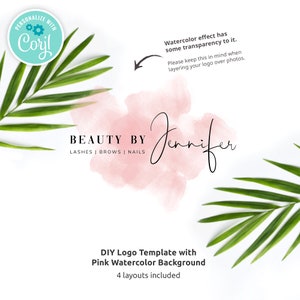 Pu&ograve; includere: Modello di logo fai-da-te con uno sfondo acquerellato rosa. Il testo "BEAUTY BY Jennifer" &egrave; scritto in corsivo nero. Il testo "LASHES | BROWS | NAILS" &egrave; scritto in nero sotto il nome. Il testo "DIY Logo Template with Pink Watercolor Background" &egrave; scritto in nero sotto il logo. Il testo "4 layouts included" &egrave; scritto in nero sotto il testo precedente.