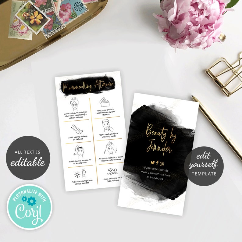 Puede incluir: Tarjeta de visita en blanco y negro con texto dorado. El texto dice "Beauty by Jennifer" con iconos de redes sociales e informaci&oacute;n de contacto. El fondo es una acuarela negra.