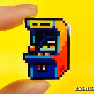 アーケードキャビネットアクリルピンレトロ8ビットピクセルアートビデオゲームバッジラペルピンゲームアパレルアクセサリー