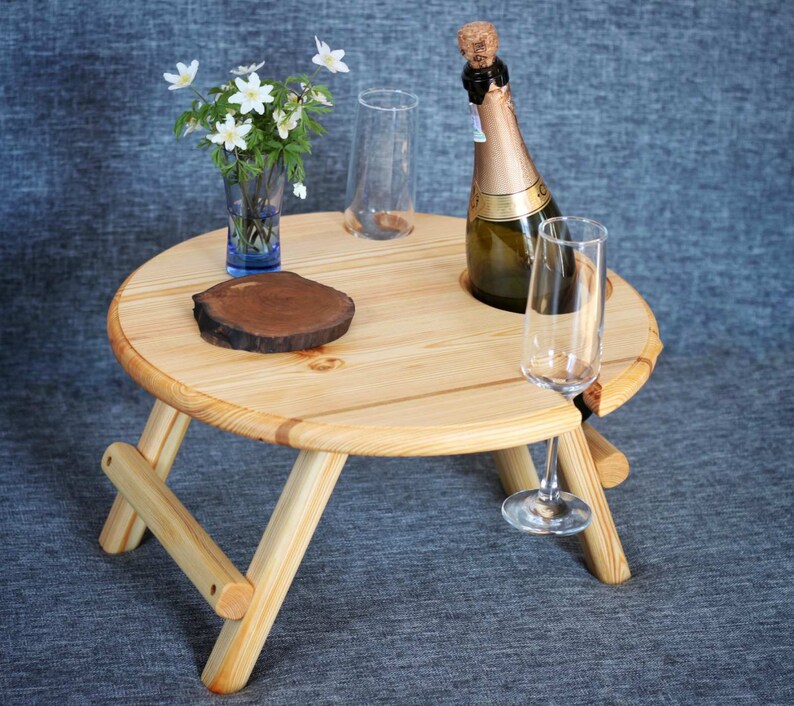 Table wine. Table wine. Винный столик. Стол пикник вино. Table wine этикетка.