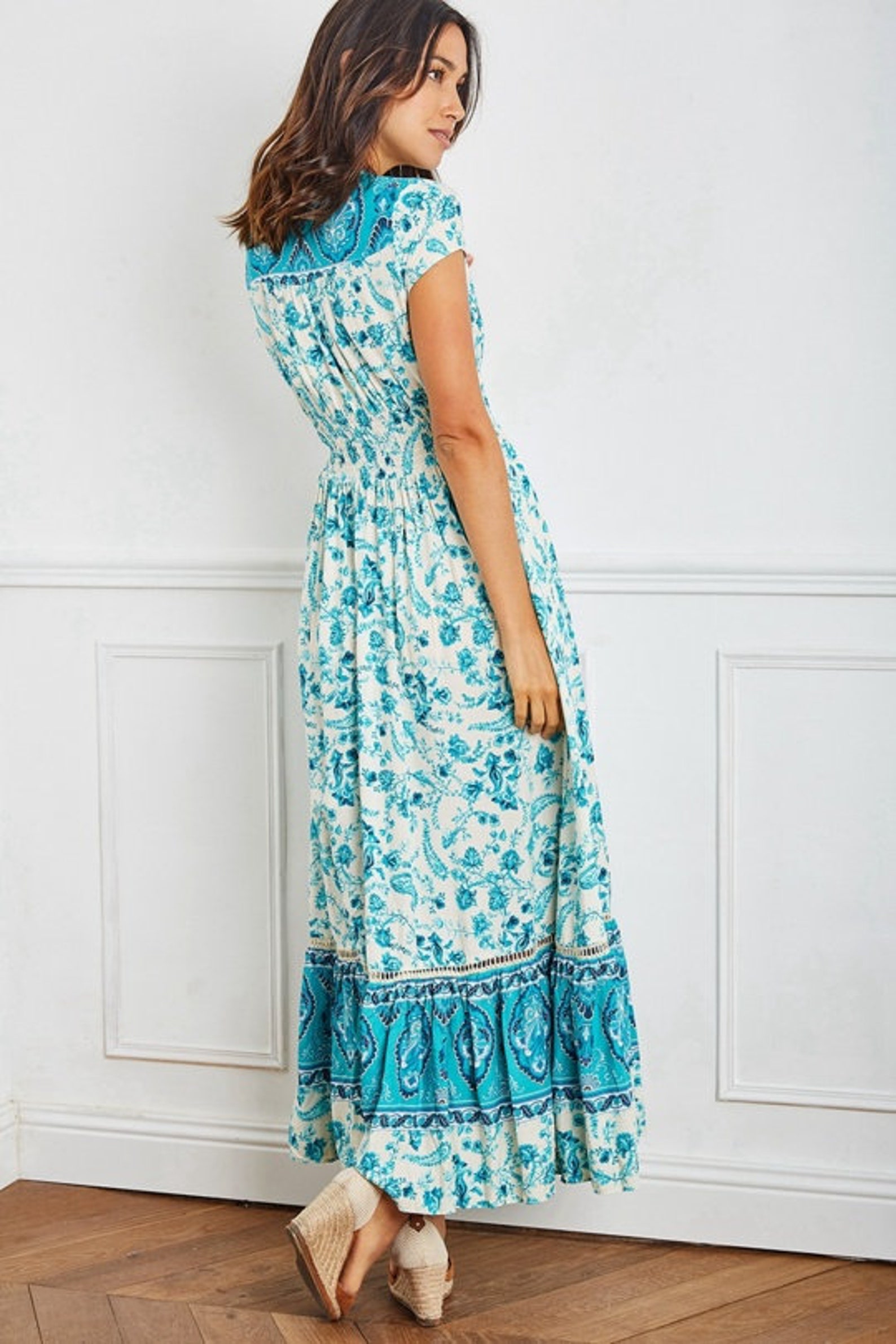 Cap sleeve maxi dress with floral print. White base printed Etsy