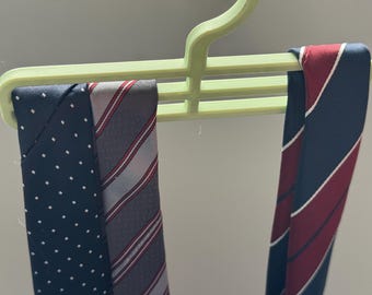 Compact 3D Printed Tie Hanger – Minimalist & Space-Saving Organizer for Closets