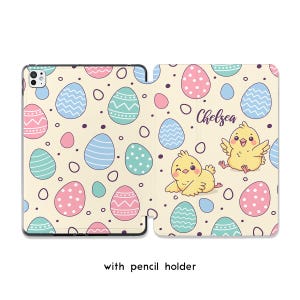 Simpatica custodia per iPad con pulcino giallo e uova, custodia per iPad di Pasqua con nome, custodia personalizzata giallo pastello per iPad, custodia personalizzata per Pro 13 11 2025 12 9 Mini 7 Air 13