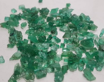 100 Pcs Emerald Untreated Raw Stone Natural Emerald Raugh Loos Gemstone Zambian Emerald  1-3MM