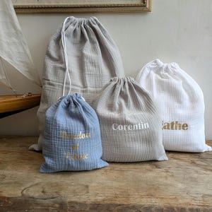 Sac pochon personnalisé en double gaze de coton, sac maternelle, sac crèche, pochette cadeau réutilisable, pochon naissance, sac à linge