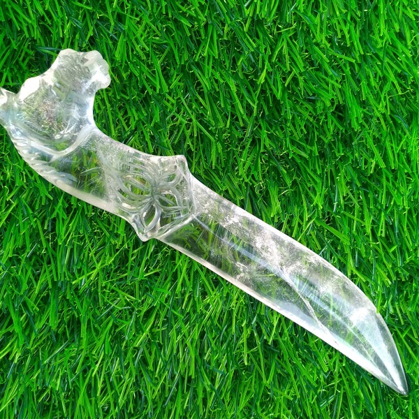 Crystal Dagger,Natural Crystal,Hand carved Knife,Quartz dagger,Healing knife,Crystal knife,Crystal sword,Knife Dagger,Crystal Athame