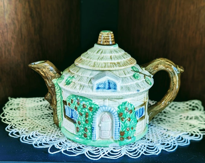 VINTAGE 1940s Early UCAGCO Ceramics Japan Cottage Set, Teapot, Creamer