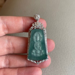 GuanYin (觀音) Jadeite Jade Pendant, Green, Natural Grade A Jade Certified, Guatemalan Gemstones Jewelry, Necklace
