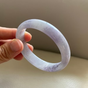 翡翠バングル 55.6 mm (2.19 翡翠バングル 55.6 mm (2.19