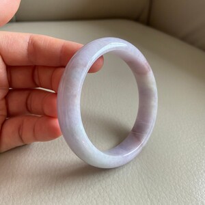 翡翠バングル 55.6 mm (2.19 翡翠バングル 55.6 mm (2.19