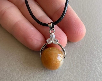 Colgante de jadeíta con cuentas y collar de cuero, color marrón amarillento, jade natural certificado de grado A, piedras preciosas birmanas, joyería de jade
