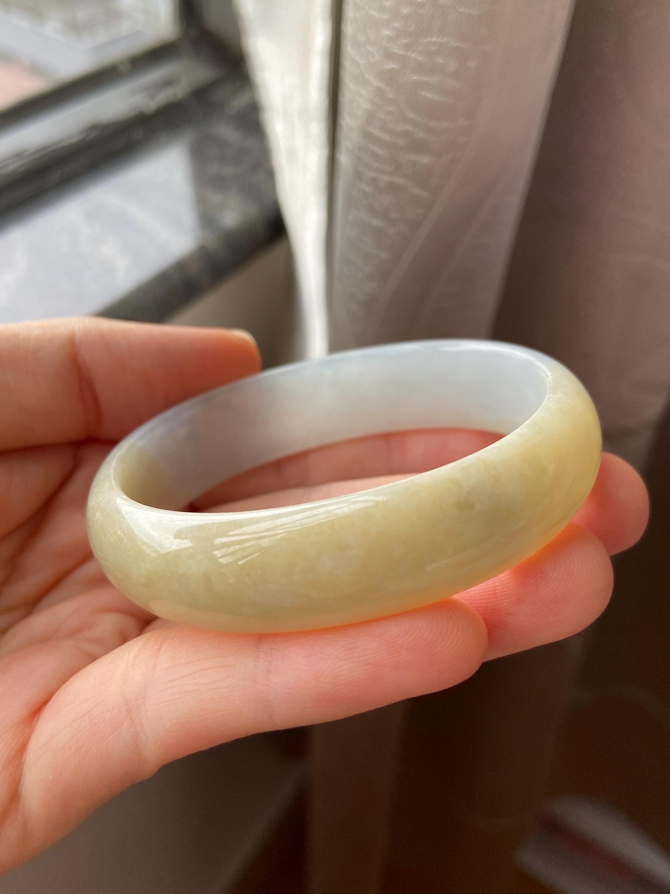 淡緑色の翡翠のバングル、ミャンマー産天然翡翠（53.5mm） - Etsy 日本