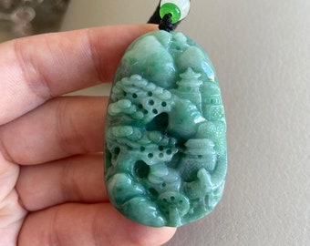 新品　翡翠 彫刻風景 ペンダント 新品 翡翠 彫刻風景 ペンダント