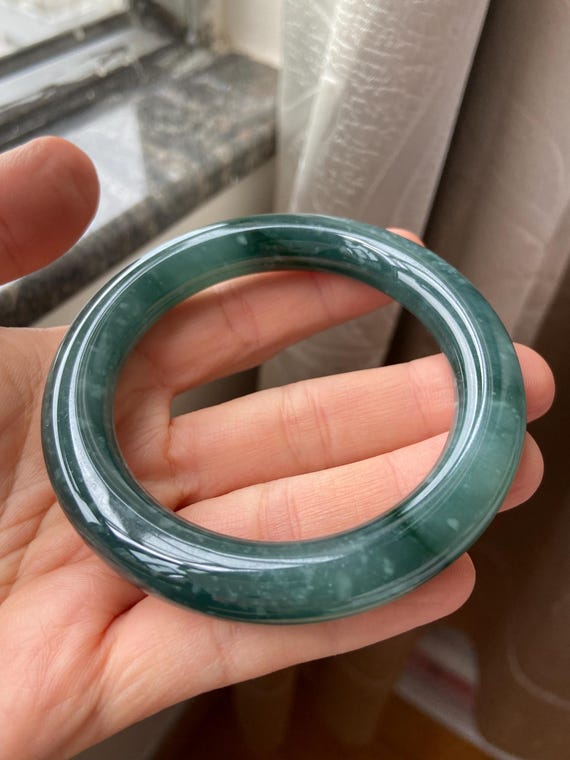 翡翠バングル 56.3 mm (2.22