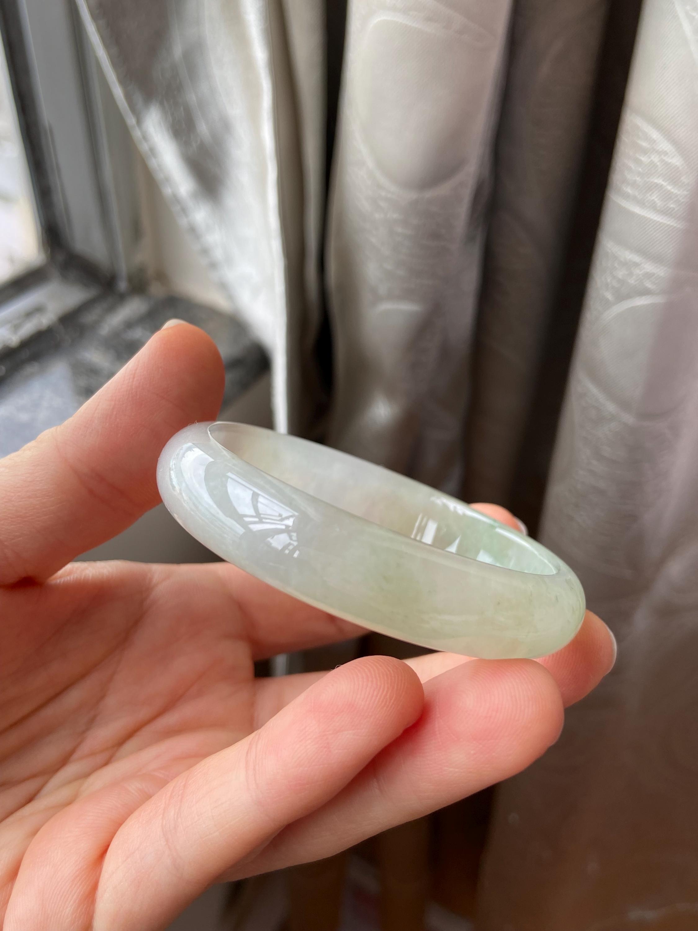 翡翠バングル 54.0 mm (2.13 翡翠バングル 54.0 mm (2.13