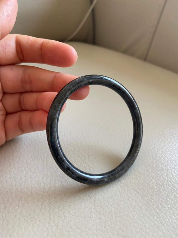 翡翠バングル 56.6 mm (2.23インチ)、ラウンドシェイプ、スモーキー