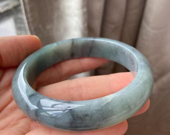 翡翠バングル 60.9 mm (2.40