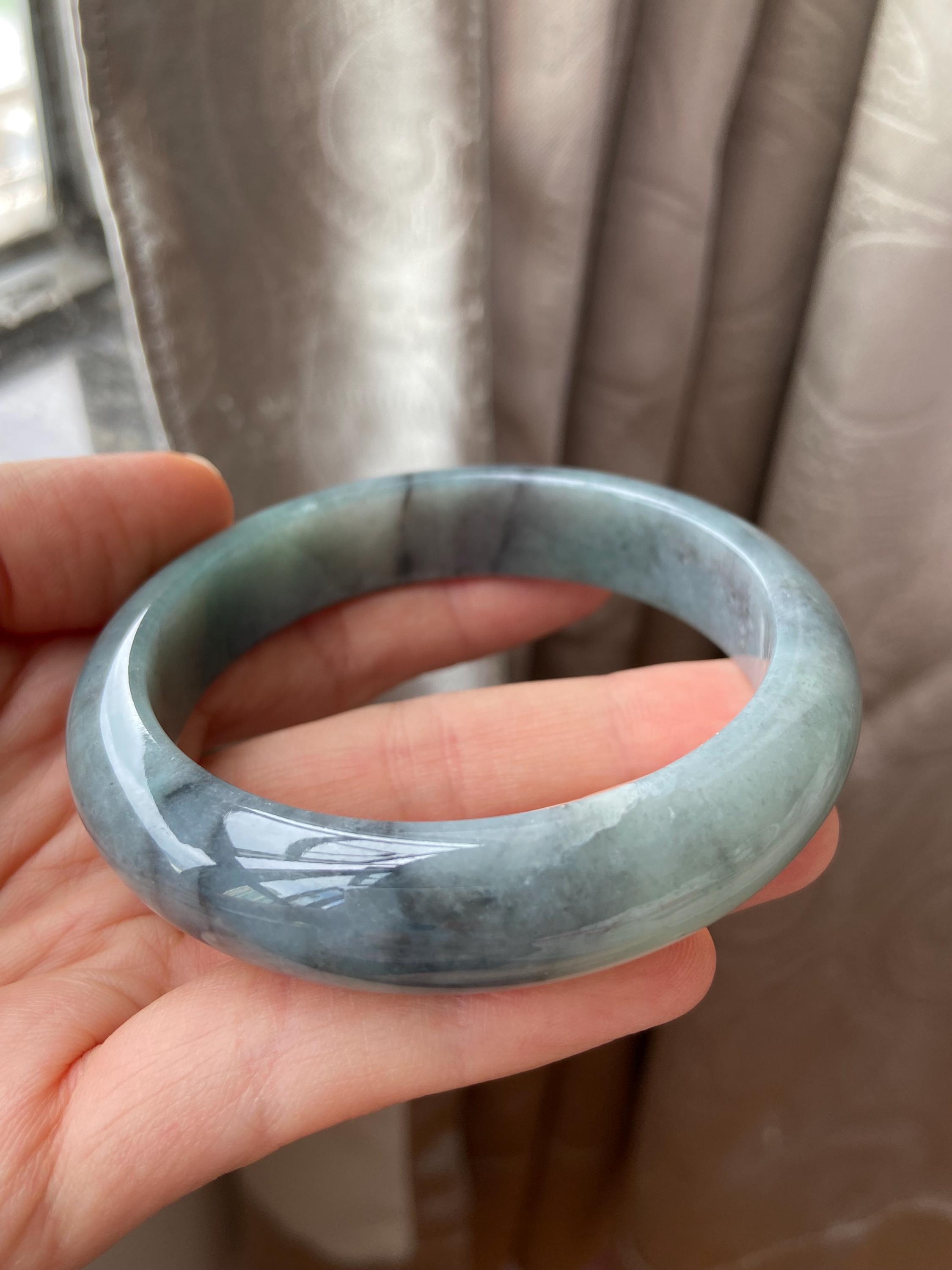 翡翠バングル 60.9 mm (2.40