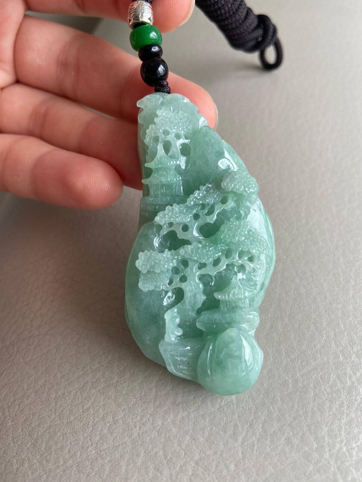 新品　翡翠 彫刻風景 ペンダント 彫刻された風景翡翠ペンダント、中国風の風景、橋山木、天然タイプA
