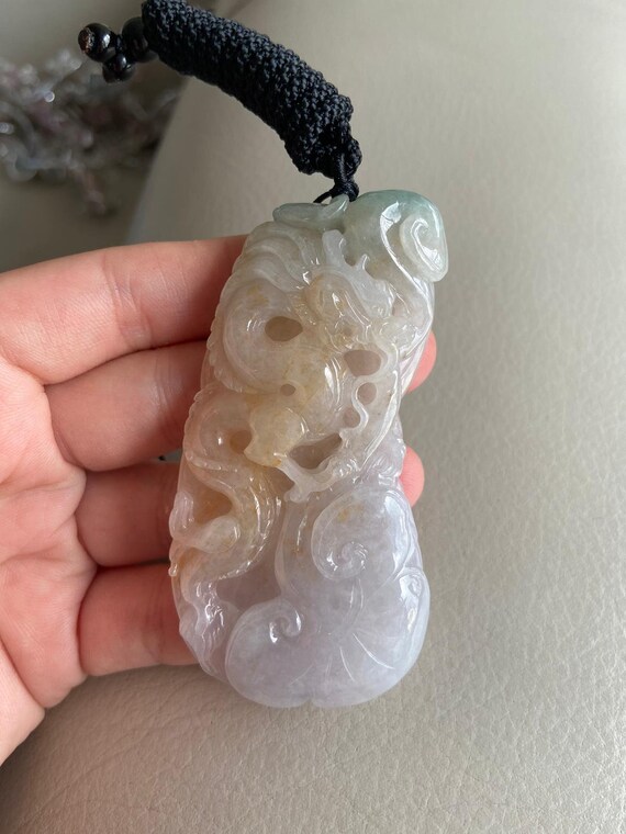 中国古美術 ミャンマー 高冰満緑 翡翠 玉牌ペンダント 虎虎生威 純手彫り 開運 中国古美術 ミャンマー 高冰満緑 翡翠 玉牌ペンダント 虎虎生威 純