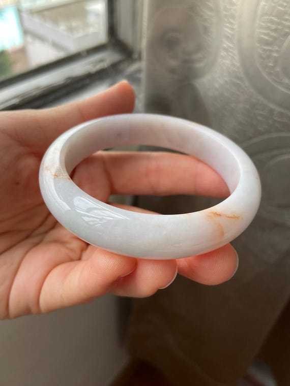 ミャンマー産A貨本翡翠　白、ラベンダーオーバル　バングル鑑別書付き 53 mm ミャンマー産A貨本翡翠 白、ラベンダーオーバル バングル鑑別書付き 53