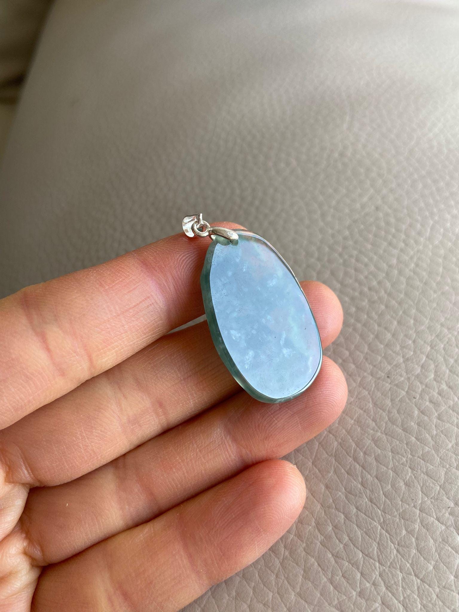 新品 翡翠 彫刻風景 ペンダント Amazon.co.jp: 天然翡翠ペンダント