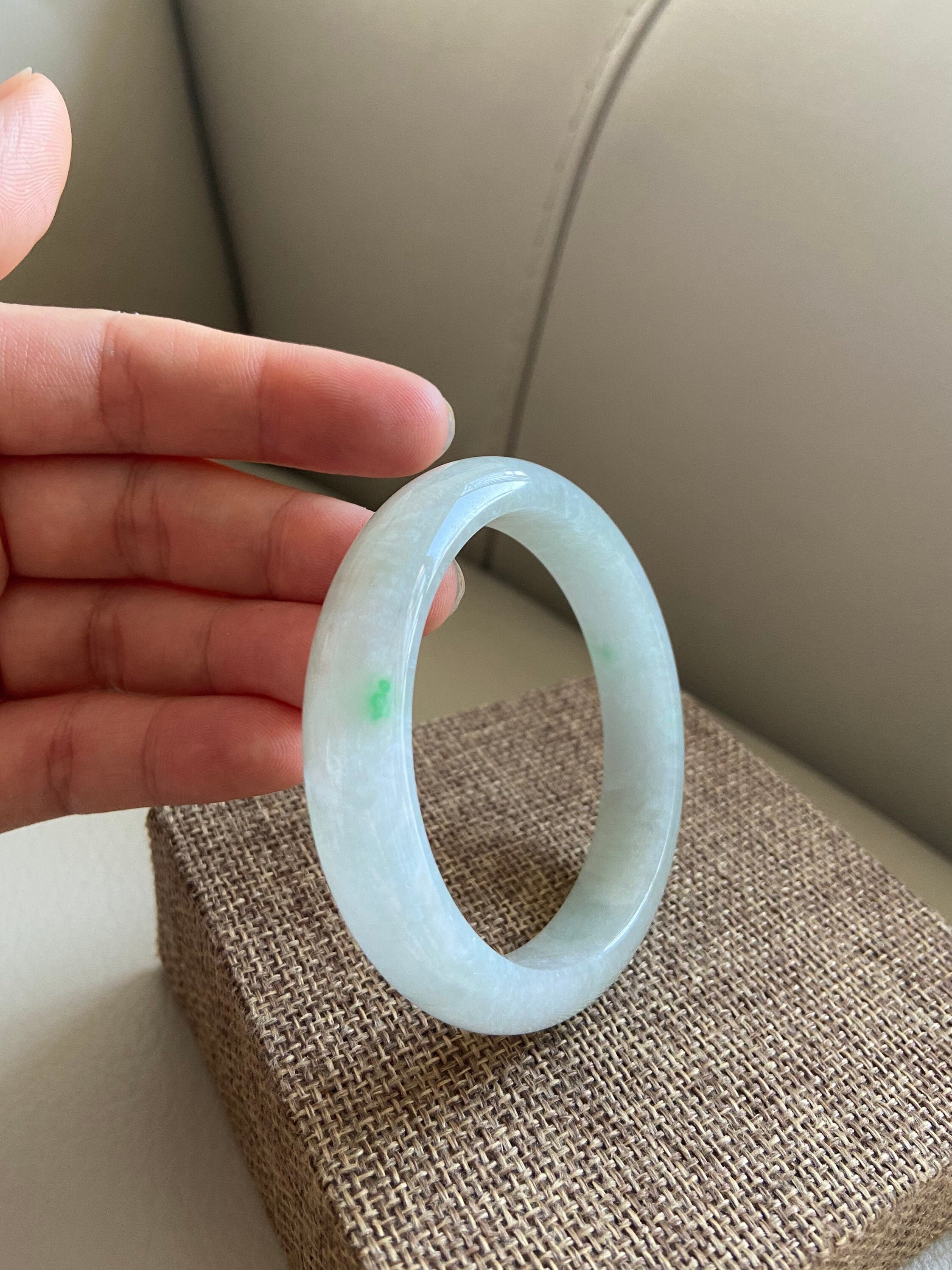 翡翠　バングル 翡翠バングル 56.9 mm (2.24