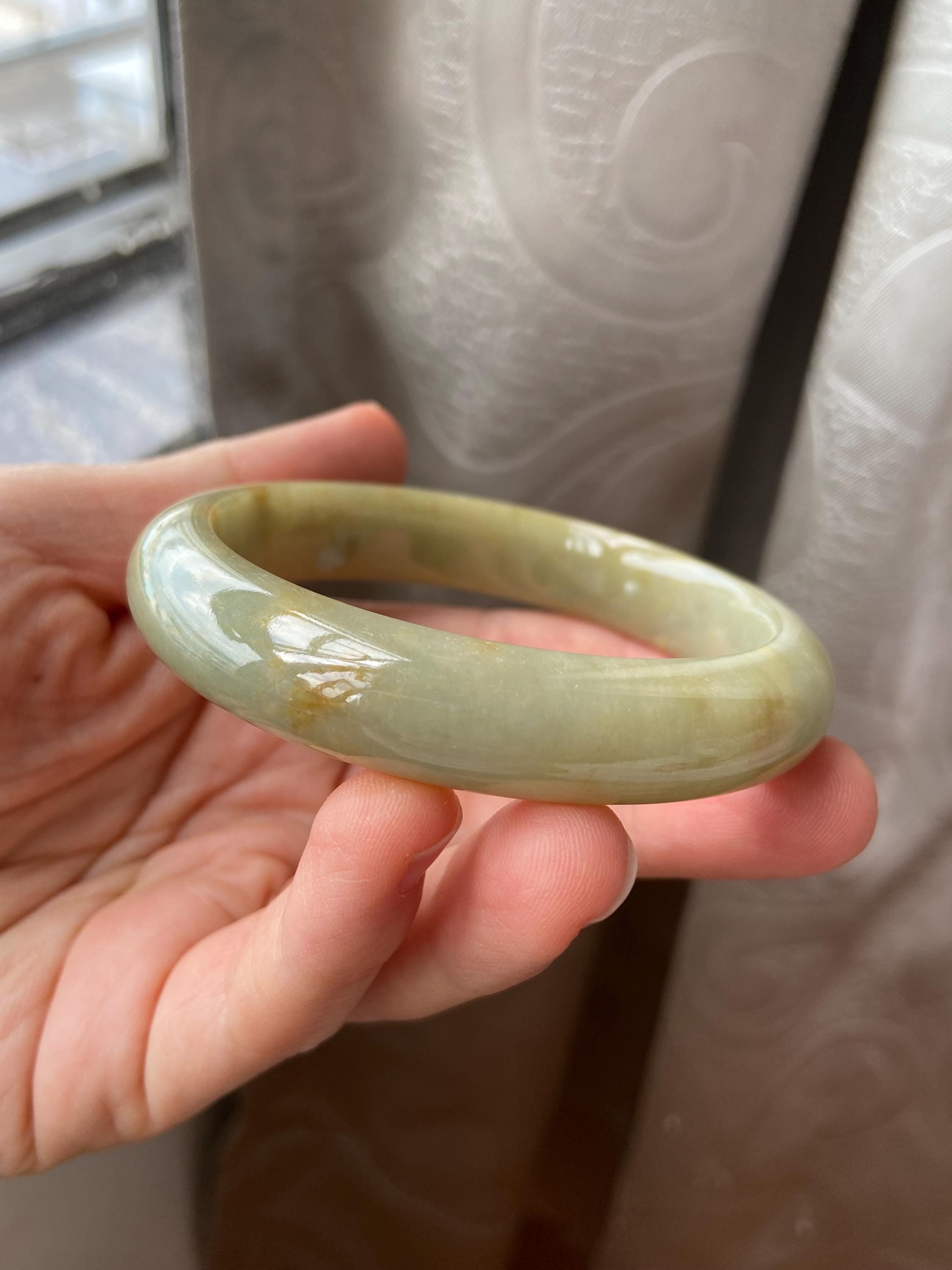 翡翠バングル 58.7 mm (2.31