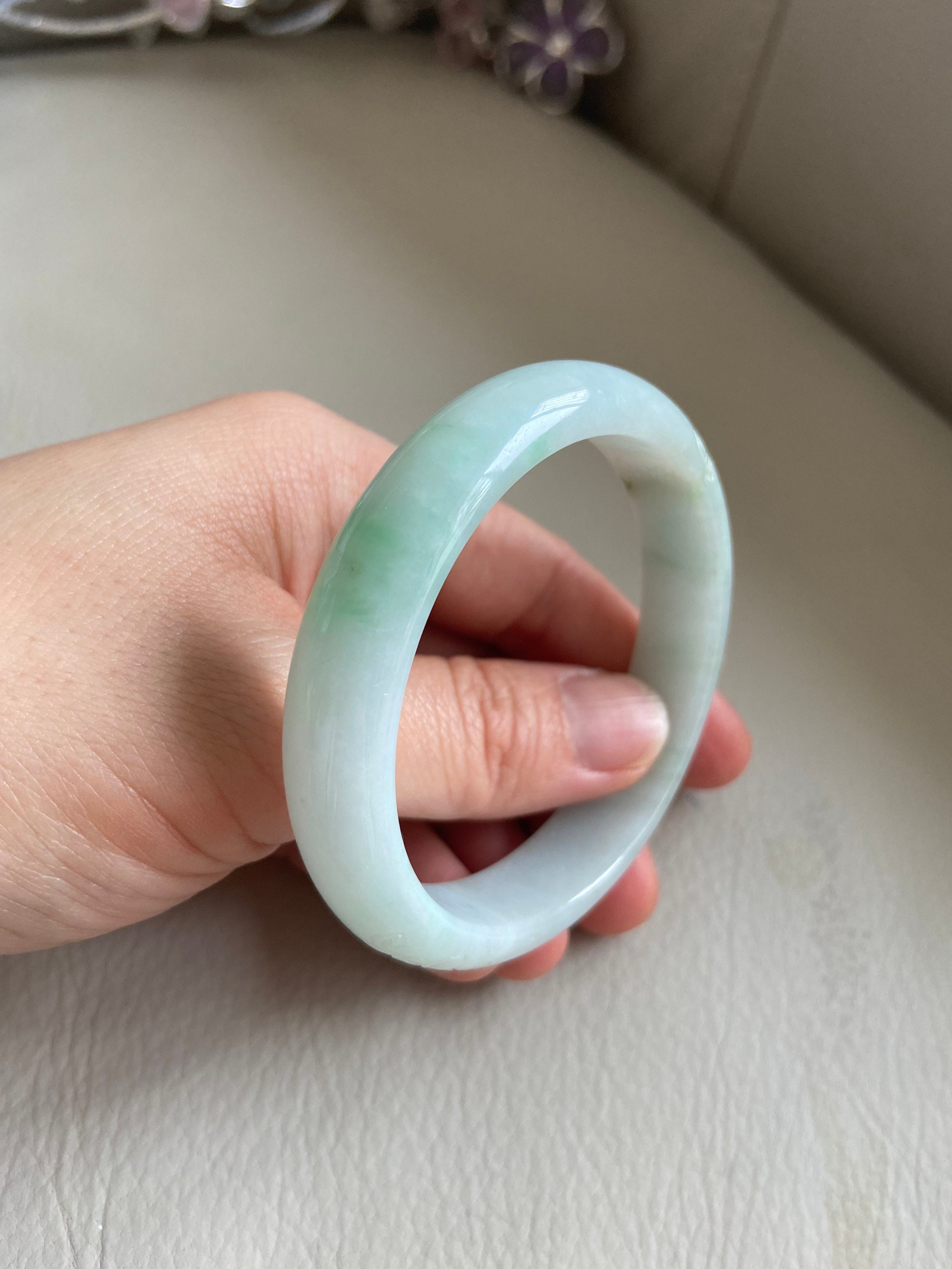 翡翠バングル 56.3 mm (2.22