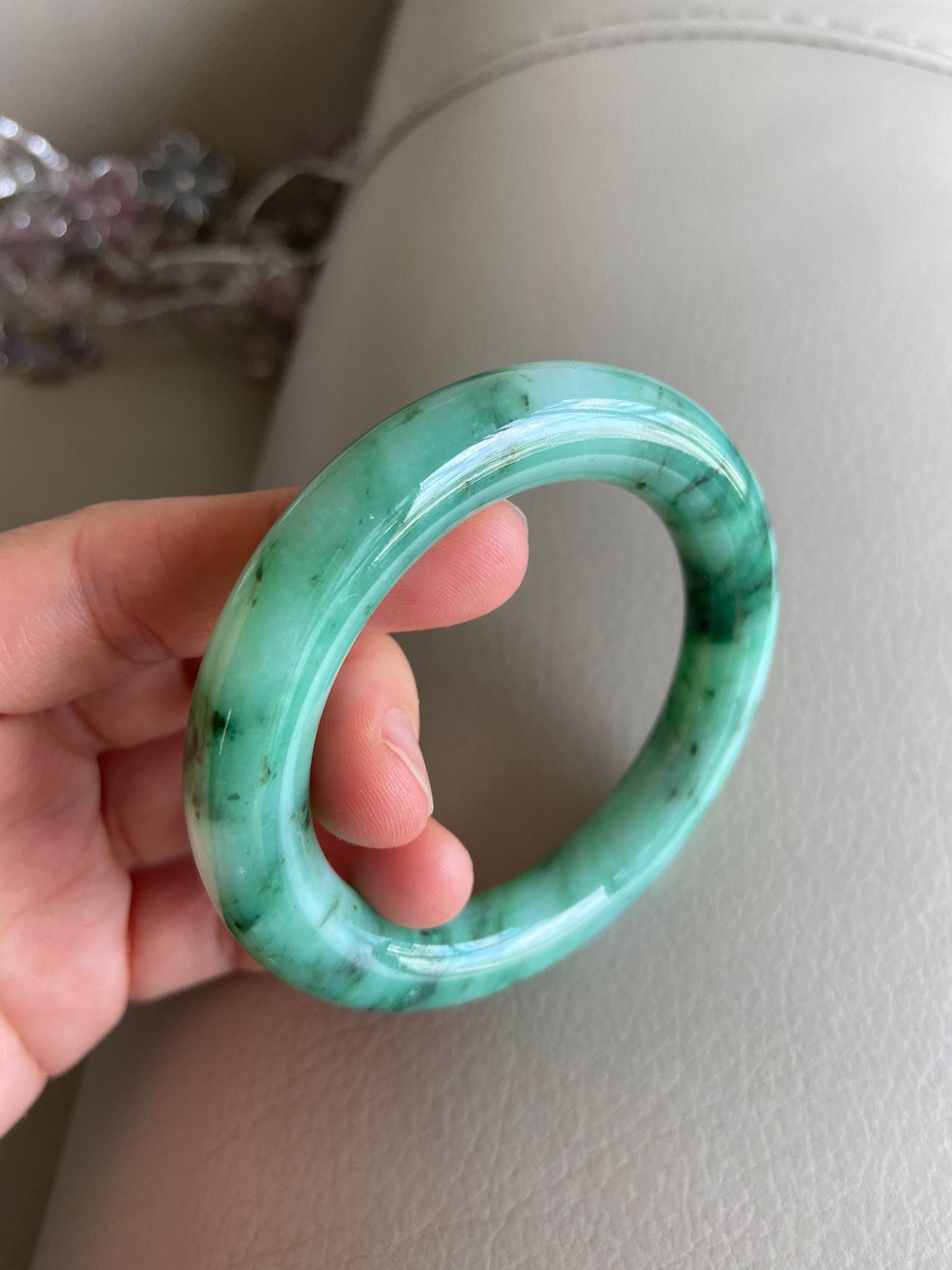 翡翠バングル 54.6 mm (2.15