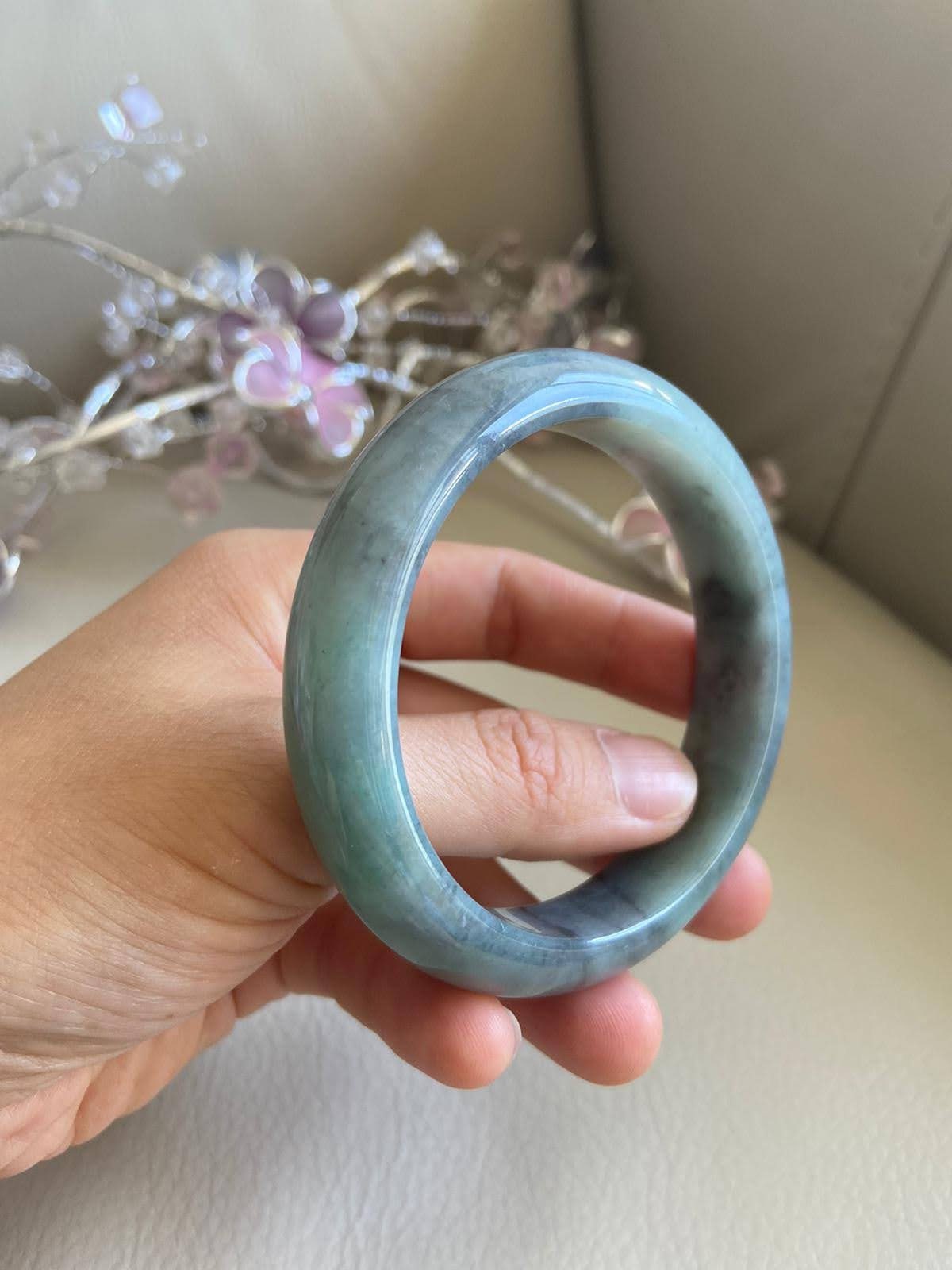 翡翠バングル 60.9 mm (2.40