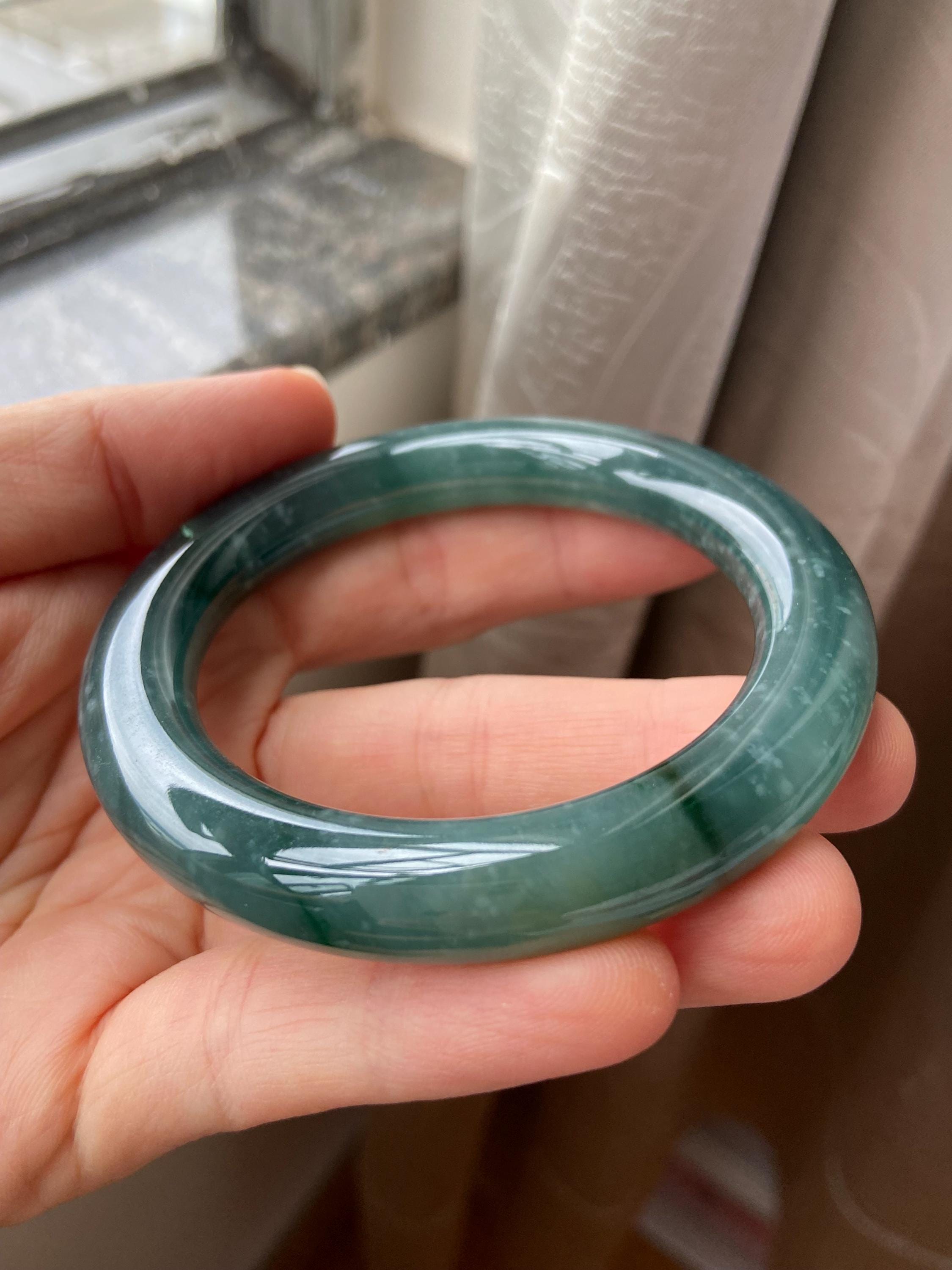 翡翠バングル 56.3 mm (2.22