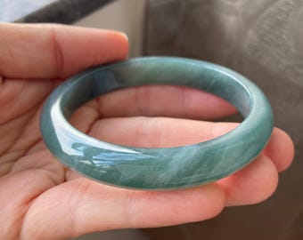 翡翠バングル 56.8 mm (2.24