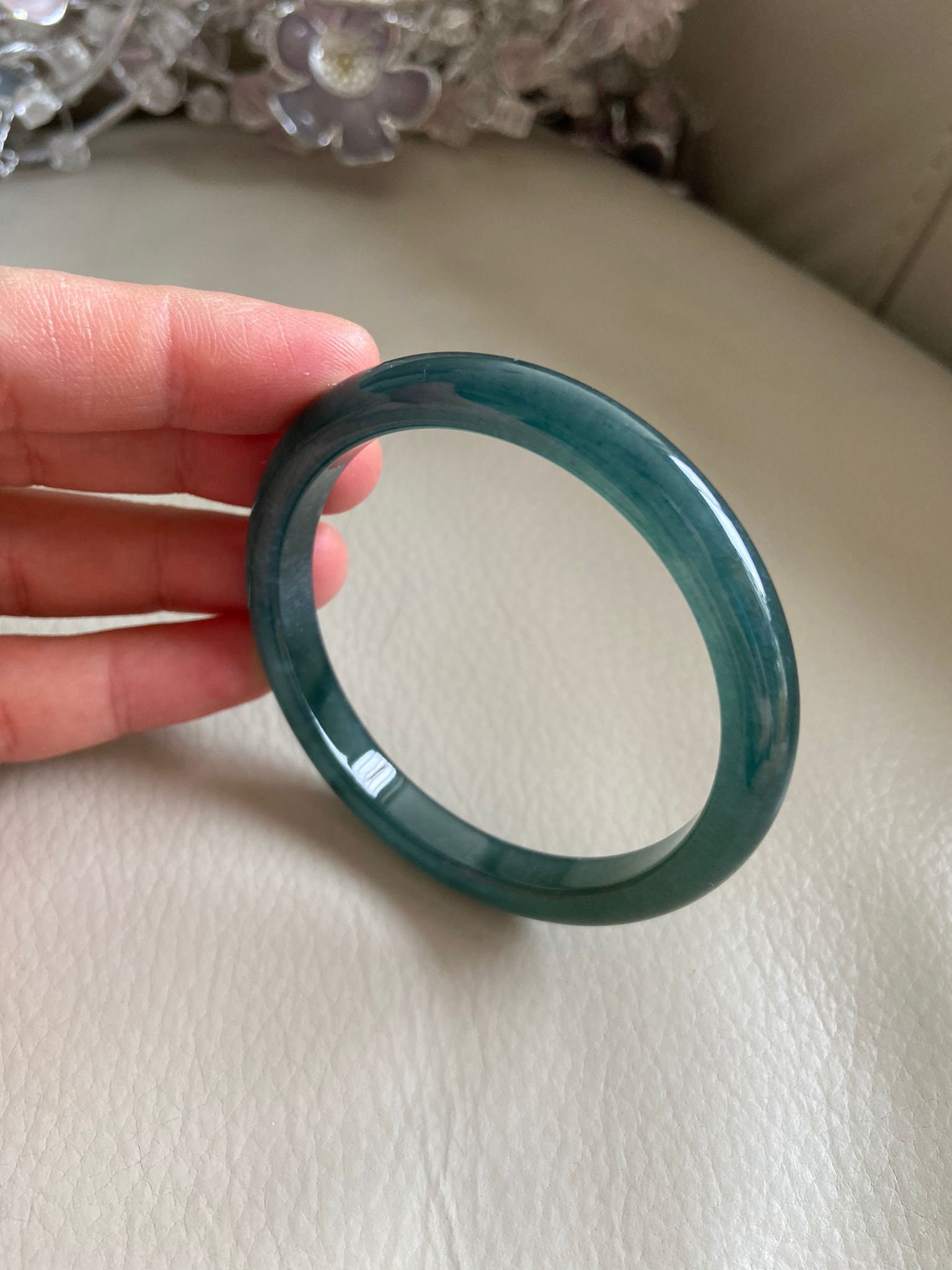 Jade-Armreif 57.6 mm, runde Form, grün, Jadeit-Armband, zertifizierte Jade der Klasse A Typ A, guatemaltekische Edelsteine, Schmuck