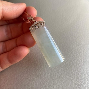 Ijzige groene jadeiethanger met 925 zilveren borgtocht en ketting, lichtgroen, natuurlijke klasse A jade, Birma Birmaanse edelstenen gesneden sieraden