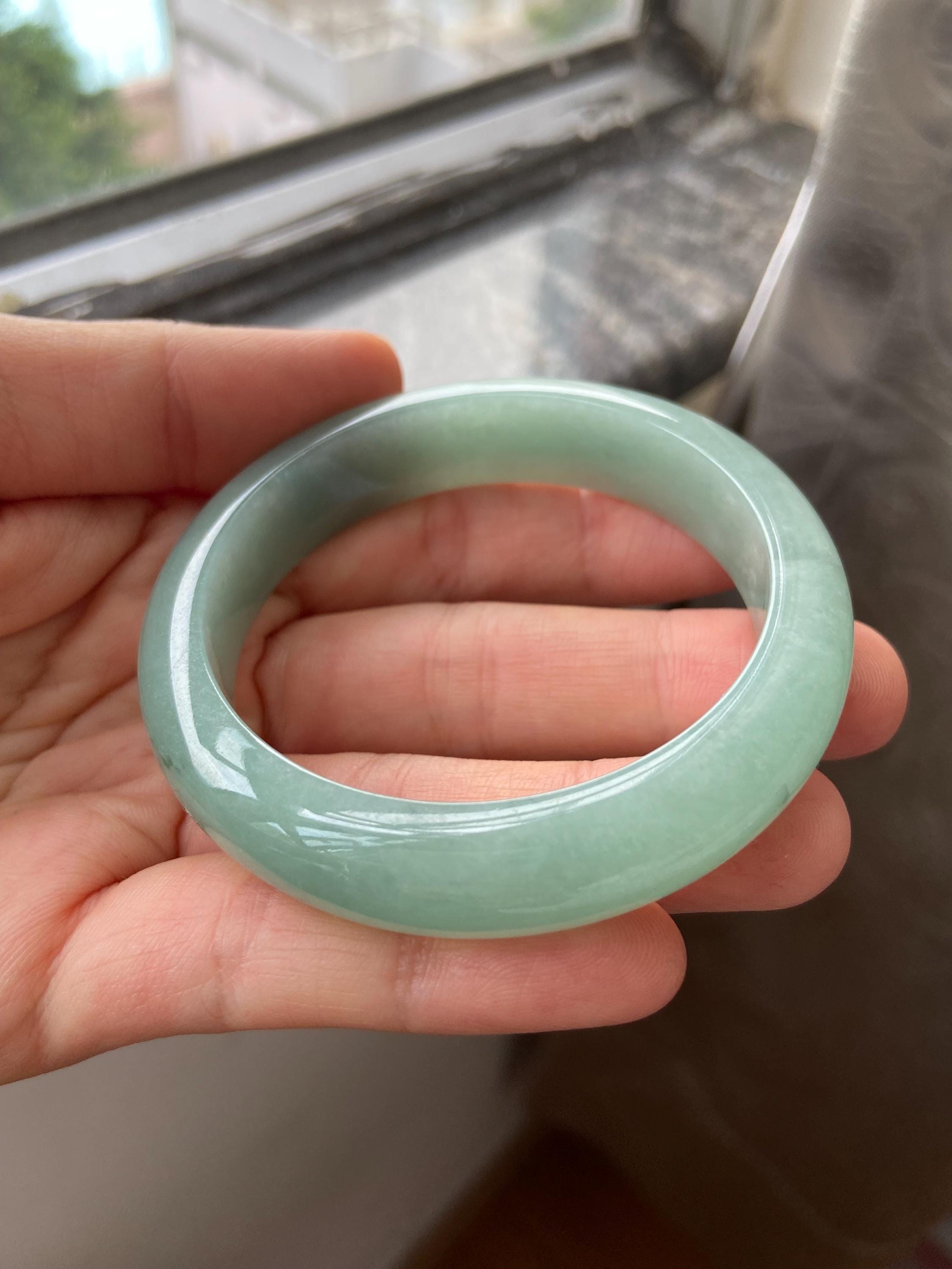 翡翠バングル 53.8 mm (2.12